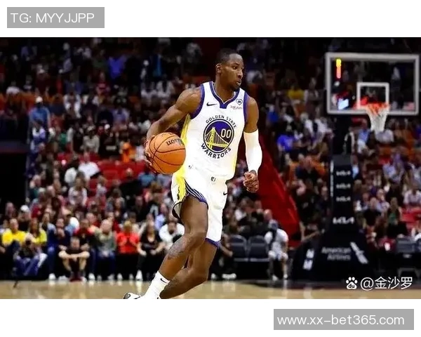 勇士半场苦战落后雄鹿仅2分库明加高效砍下16分4篮板表现抢眼