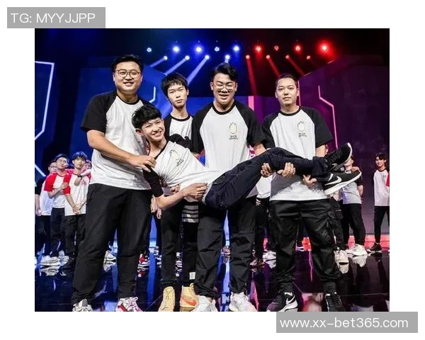 热心市民杰伦布朗发起慈善保龄球赛队友教练及工作人员积极参与助力公益